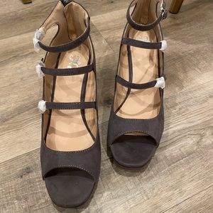 Brand new women’s wedge size 12